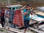 2-jenazah-korban-kapal-tenggelam-di-rohil.jpg
