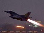 2-jet-tempur-f16-tni-au-paksa-turun-force-down-pesawat-asing-di-batam.jpg