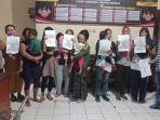 2-kubu-ibu-ibu-di-kendari-berdamai.jpg