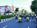Dua Pembalap Pertamina Enduro VR46 Racing Team Parade Santai Bareng Komunitas Klub Motor Bali