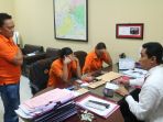 2-tim-polisi-tangkap-kakek-60-tahun-ini_20161123_170519.jpg