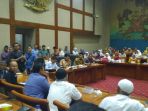 200-orang-korban-biro-perjalanan-umroh-first-travel_20170818_163916.jpg