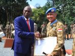 200-prajurit-tni-di-afrika-terima-medali-car_20170822_105435.jpg