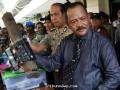 20110426_Tunjukkan_Barang_Bukti_Bom_Cirebon.jpg
