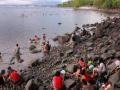 20110605_Warga_Padati_Pantai_Malalayang_.jpg