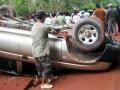 20110606_3_Mobil_Dirusak_Massa.jpg