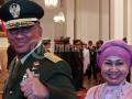 20110630_George_Toisutta_Bersama_Ibu.jpg