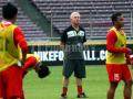 20110727_Wim_Pimpin_Latihan_Timnas_.jpg
