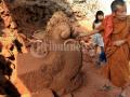 20110812_Penemuan_Makara_Di_Muaro_Jambi.jpg