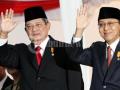 20110817_Presiden_dan_Wapres_Lambaikan_Tangan.jpg