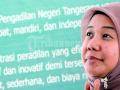 20110823_Prita_Menunggu_Sidang.jpg