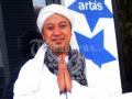 20110828_Opick_Penyanyi_Riligi_Asal_Jember.jpg