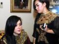 20110828_Syahrini_Dan_Managernya.jpg