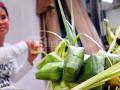 20110830_Ketupat_Lebaran_Laris_manis_.jpg