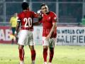 20111011_Bambang_Ucapkan_Selamat_Pada_Gonzales.jpg
