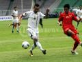 20111103_Manuel_Ott_Berusaha_Cetak_Gol_di_Senayan.jpg