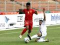 20111103_Vietnam_Berusaha_Cetak_Gol.jpg