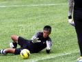 20111108_Penjaga_Gawang_Timnas_U_23_Indonesia_Kurnia_Mega_Berlatih.jpg