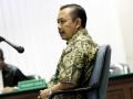20111116_Dadong_Irbarelawan_Menghadapi_Sidang_Dakwaan.jpg
