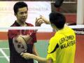 20111117_Taufik_Hidayat_Bersalaman_dengan_Liew_daren.jpg