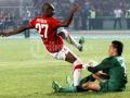 20111121_Patrich_Wanggai_Hampir_Cetak_Gol.jpg