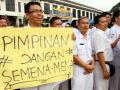 20111123_Dokter_dan_Perawat_Demonstrasi.jpg