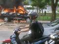 20111124_Buruh_Bakar_Mobil.jpg