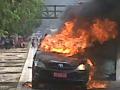 20111124_Mobil_dibakar_Massa.jpg