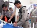 20120425_Satpol_PP_Serahkan_Test_Urine.jpg