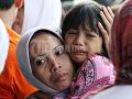 20120523_Anak_Korban_Sukhoi_Menangis_2646.jpg