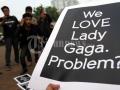 20120603_Penggemar_Lady_Gaga_Berunjuk_Rasa_3552.jpg