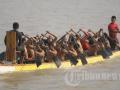 20120809_Atlet_Dayung_PON_Kaltim_Berlatih_di_Sungai_Mahakam_8758.jpg