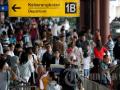 20120816_Arus_Mudik_di_Bandara_Meningkat_9721.jpg