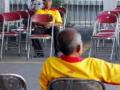 20120825_Kuli_Angkut_Barang_di_Stasiun_Tugu__8350.jpg