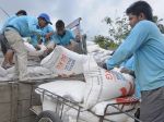 20120915_Pengiriman_Beras_ke_Hulu_Pedalaman_Sungai_Mahakam_4236.jpg