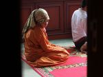 20120918_Wa_Ode_Nurhayati_Bersiap_Jalani_Sidang_7425.jpg