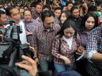 20120920_Jokowi_Dampingi_Megawati_Nyoblos_di_TPS_Kebagusan_3593.jpg
