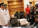 20121015_Jokowi_dan_Ahok_di_Ruang_Kerja_4529.jpg