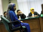 20121018_Wa_Ode_Nurhayati_Divonis_6_Tahun_8283.jpg