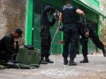 20121028_Densus_88__Gledah_Bangker_Teroris_Di_Madiun_5551.jpg
