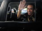 20121113_Jokowi_Kendarai_Mobil_Dinas_Land_Cruiser_7510.jpg