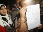 20121203_Fany_Octora_Laporkan_Bupati_Garut_9664.jpg
