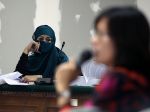 20121204_Mindo_Rosalina_Bersaksi_di_Sidang_Neneng_1374.jpg