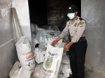 20121212_Penggerebekan_Gudang_Pupuk_Palsu_9056.jpg