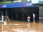 20130119_Pasca_Banjir_di_Gedung_UOB_3438.jpg