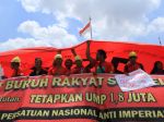 Upah Minimum 2025 Naik 6,5 Persen: Buruh Tak Puas, Jauh dari yang Diinginkan
