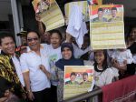 20130208_Cagub_Yance_Kunjungi_Pengungsi_Banjir_di_Baleedah_7373.jpg