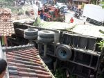 20130223_Kecelakaan_Maut_Truk_Kontainer_di_Cianjur_2712.jpg