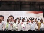 20130224_Ahmad_Heryawan_dan_Deddy_Mizwar_Menang_3343.jpg