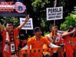 20130326_Ratusan_Jakmania_Demo_di_Balai_Kota_7361.jpg